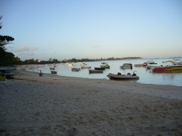 P1010952_Trou_Aux_Biches_Beach1.JPG