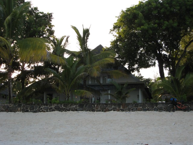 P1010961_Trou_Aux_Biches_Beach10_c.JPG