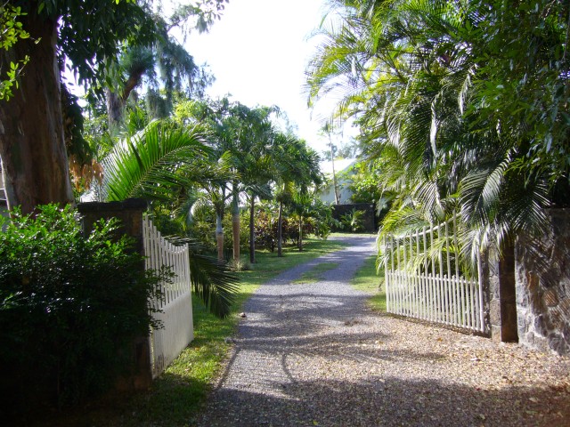 P1010973_Private_House_Grand_Bay.JPG