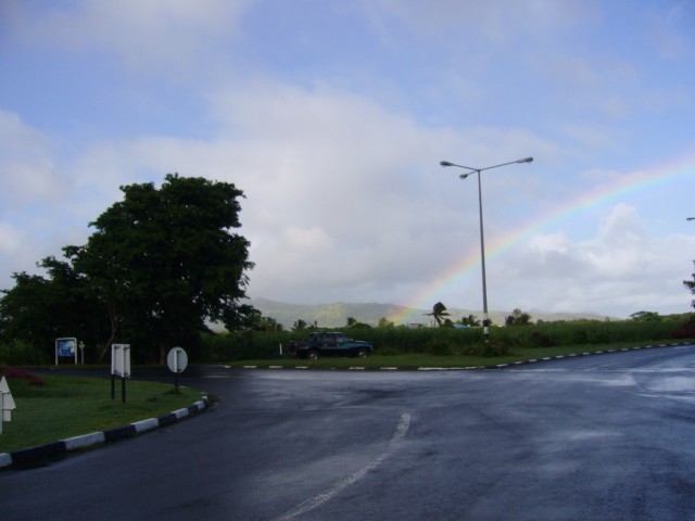 P1010979_Taxiride_With_Rainbow_To_Pampelmousse2.JPG