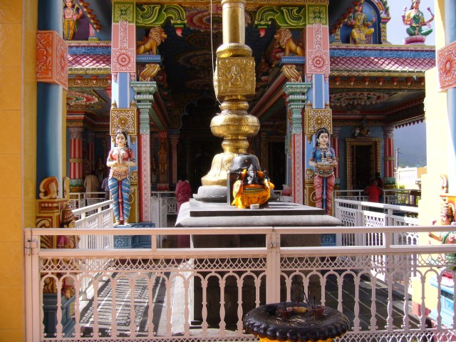 P1020026_Tempel_Before_Port_Louis4.JPG