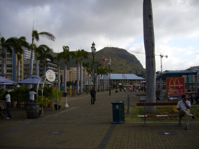 P1020181_Waterfront_Port_Louis2.JPG