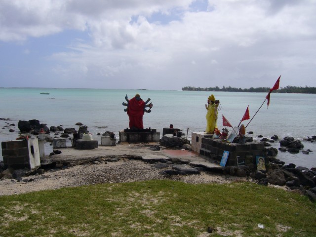 P1020192_Holy_Place_At_Mon_Choisy_Beach2.JPG