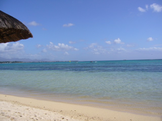 P1020206_Beach_at_Pointe_Aux_Canonniers5.JPG
