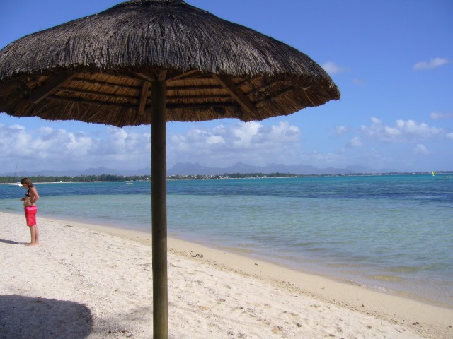 P1020207_Beach_at_Pointe_Aux_Canonniers6.JPG