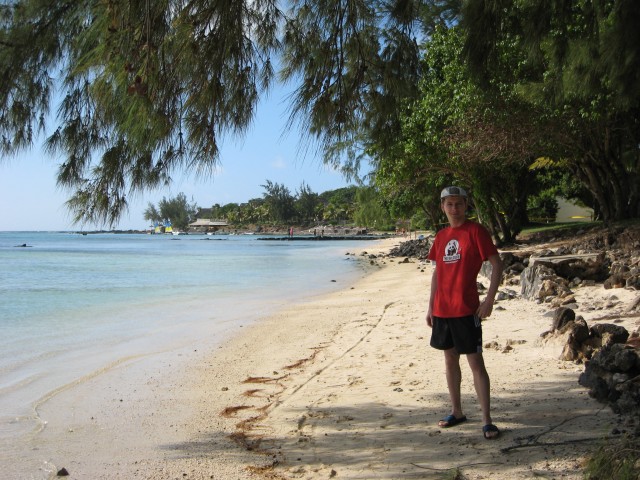 P1020209_White_Beach_at_Pointe_Aux_Canonniers7_c.JPG