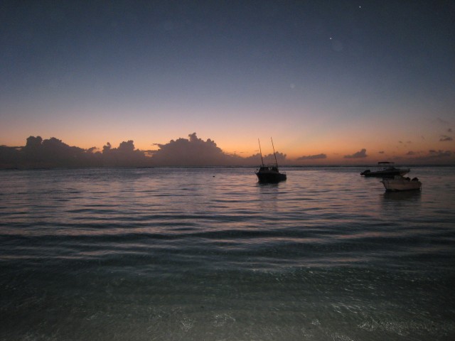 P1020231_Cloudy_Sunset_At_Troux_Aux_Biches9_c.JPG