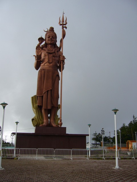 P1020248_Shiva_Statue_At_Grand_Bassin2.JPG
