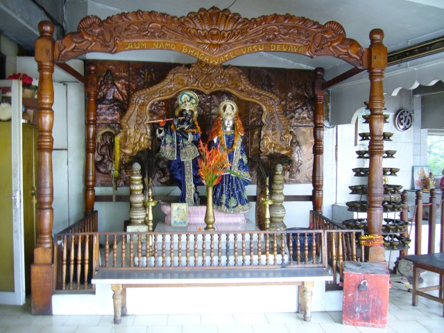P1020259_The_Temple_At_Grand_Bassin1.JPG