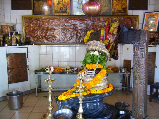 P1020263_The_Temple_At_Grand_Bassin5.JPG