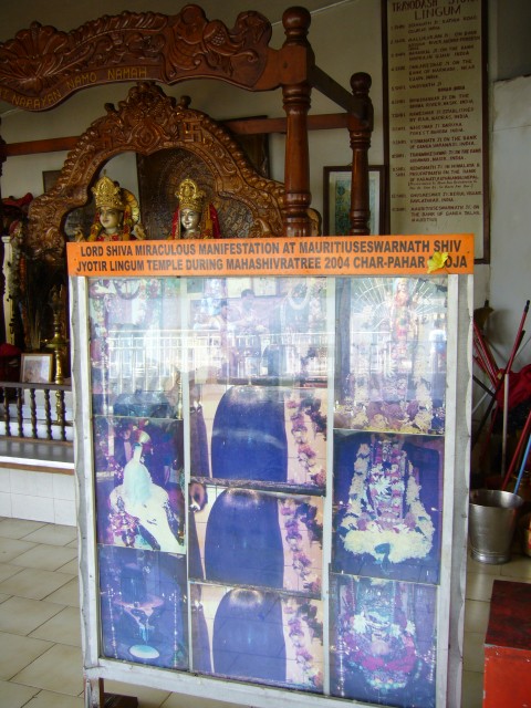 P1020265_The_Temple_At_Grand_Bassin7.JPG
