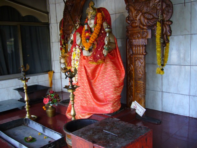 P1020268_The_Temple_At_Grand_Bassin10.JPG