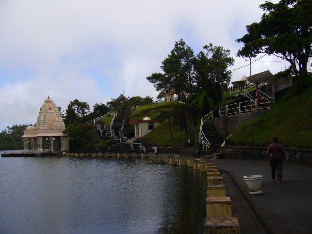 P1020272_Way_Arround_Grand_Bassin2.JPG
