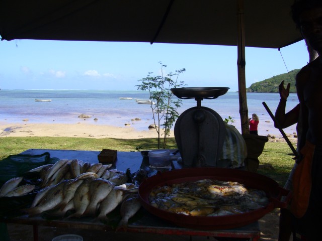 P1020351_Fishtrading_At_The_Southern_Coast.JPG