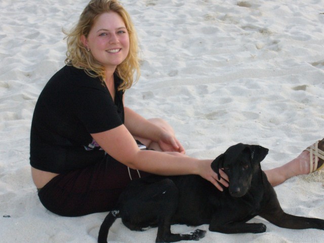 P1020444_Another_Dog_At_The_Beach_FromTroux_Aux_Biches.JPG