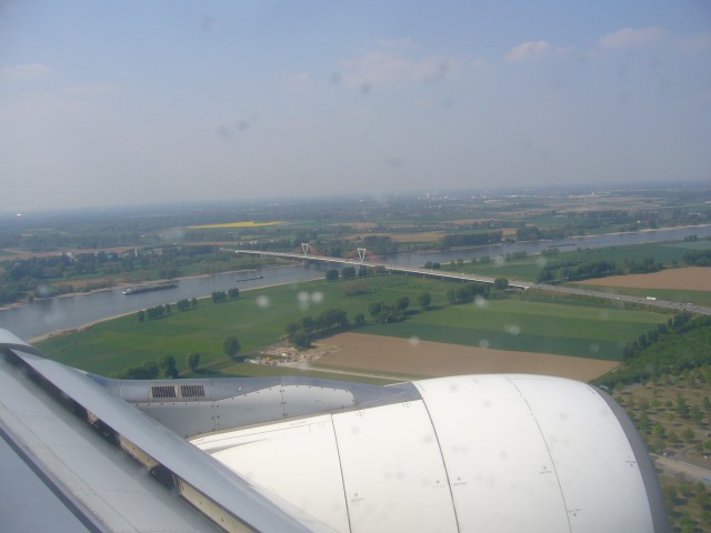 P1020485_At_Flight_Over_Duesseldorf.JPG