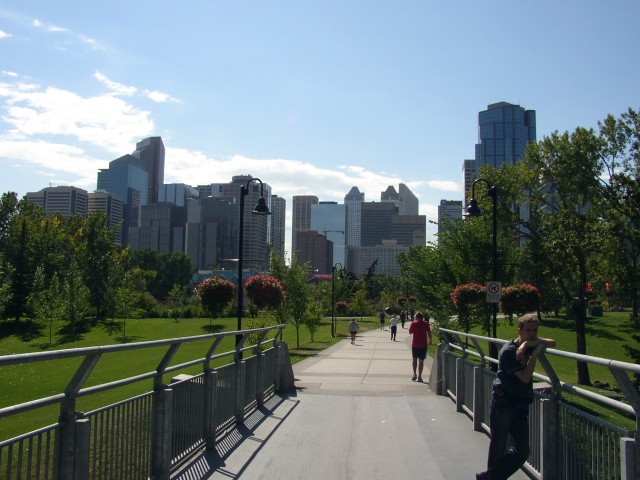 Canada-Alberta-Calgary-Princes_Island_Park-CarstenSchi_and_Skyline_1984x1488.jpg