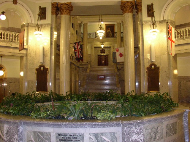 Canada-Alberta-Edmonton-Legislature_Building-Hall_1_1984x1488.jpg