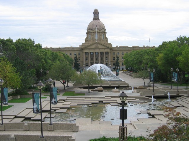 Canada-Alberta-Edmonton-Legislature_Building-Spring_2_2272x1704.jpg