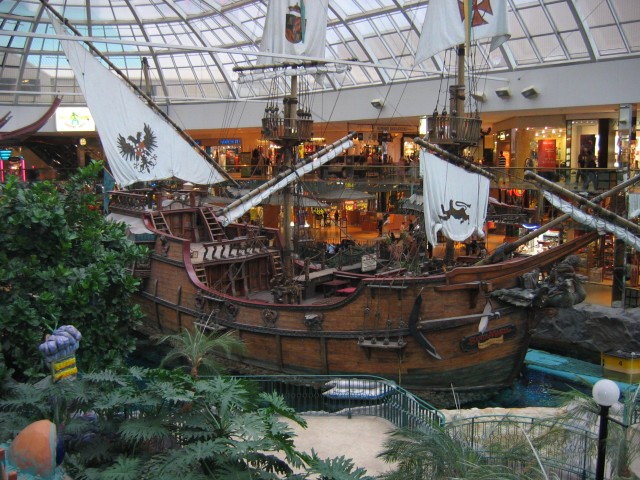 Canada-Alberta-Edmonton-West_Ed_Mall-Pirate_ship_2272x1704.jpg