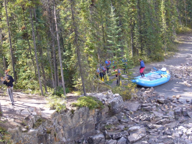 Canada-Alberta-Jasper_NPark-Athabasca_River-Rafting_group_1_2816x2112.jpg