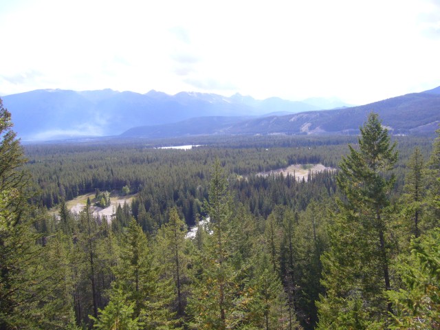 Canada-Alberta-Jasper_NPark-Maligne_Canyon-View_to_Jasper_2_2816x2112.jpg