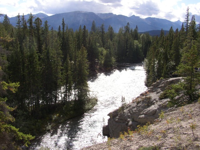 Canada-Alberta-Jasper_NPark-Maligne_Canyon-View_to_lower_bridge_1_1984x1488.jpg