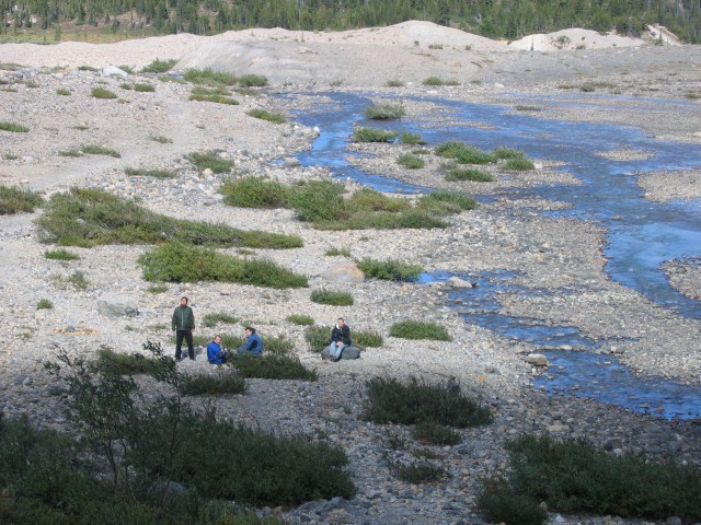 Canada-Alberta-Banff_NPark-Bow_lake-Glacier_Falls_Trail-Valley_with_river_and_group_1_2272x.jpg