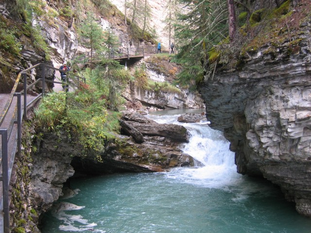 Canada-Alberta-Banff_NPark-Johnston_Canyon-Boardwalk_6_2272x1704.jpg