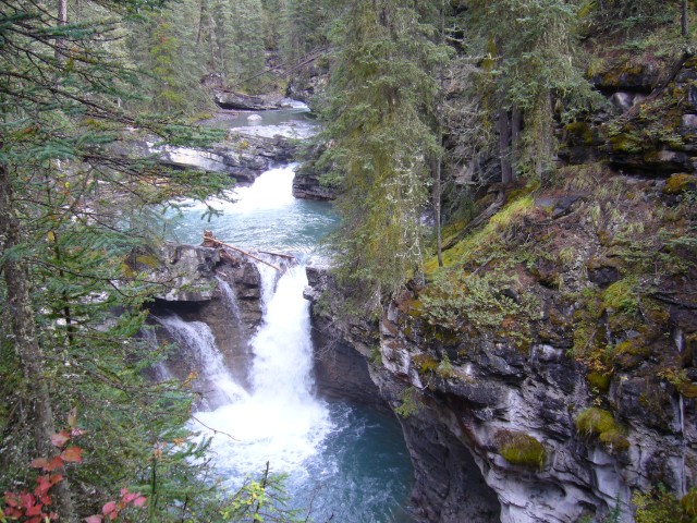 Canada-Alberta-Banff_NPark-Johnston_Canyon-Little_Falls_1_2816x2112.jpg