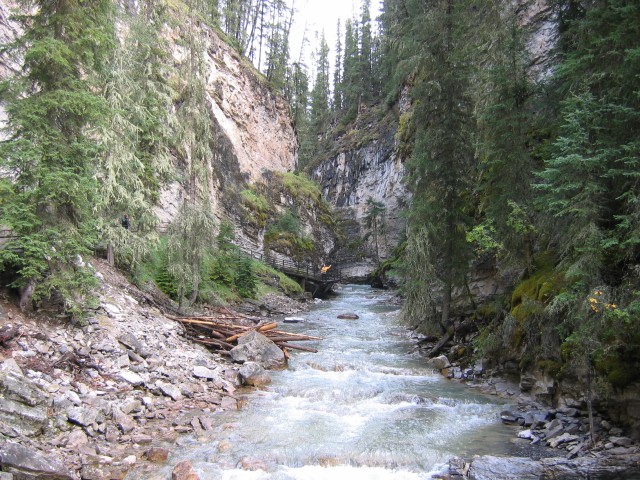 Canada-Alberta-Banff_NPark-Johnston_Canyon-River_4_2272x1704.jpg
