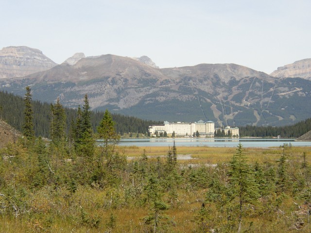 Canada-Alberta-Banff_NPark-Lake_Louise-View_to_fairmont_hotel_3_1984x1488.jpg