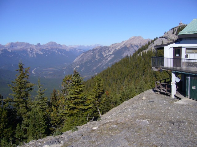 Canada-Alberta-Banff_NPark-Sulphur_Mtn-Upper_Station_1_2816x2112.jpg
