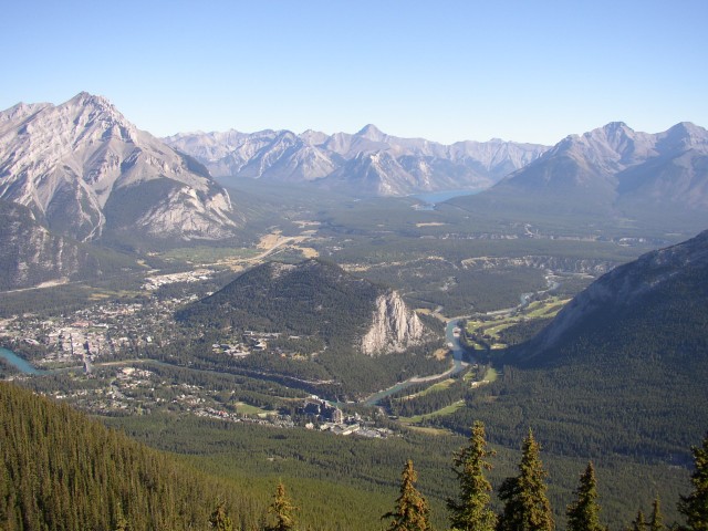 Canada-Alberta-Banff_NPark-Sulphur_Mtn-View_to_Banff_6_1984x1488.jpg