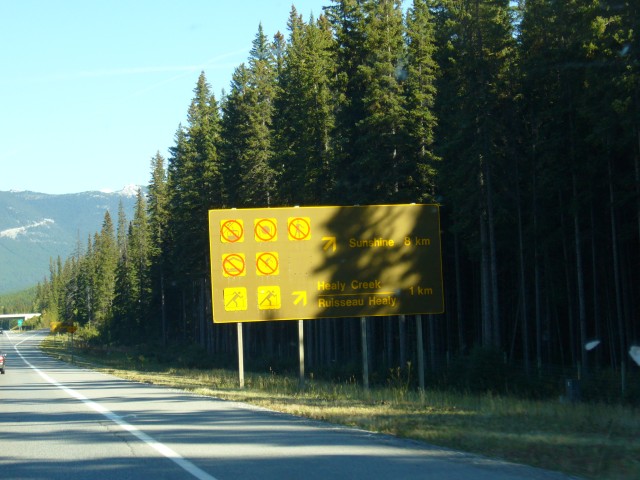 Canada-Alberta-Banff_NPark-Sunshine_sign_1_2816x2112.jpg