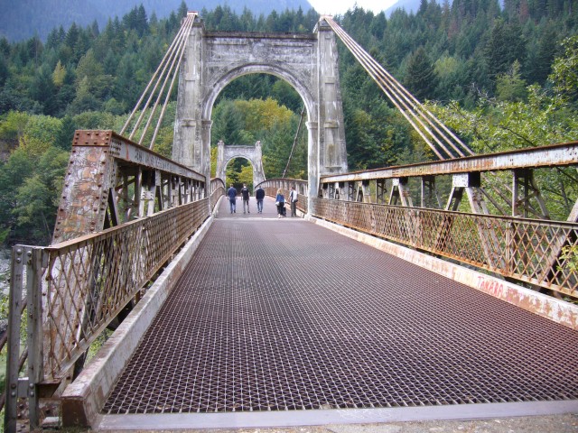 Canada-British_Columbia-Fraser_River-Alexandria_Bridge_1_2816x2112.jpg