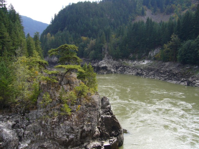 Canada-British_Columbia-Fraser_River-At_Alexandria_Bridge_1_2816x2112.jpg