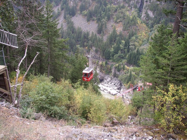 Canada-British_Columbia-Fraser_River-Hells_Gate-Tramway_2_1984x1488.jpg