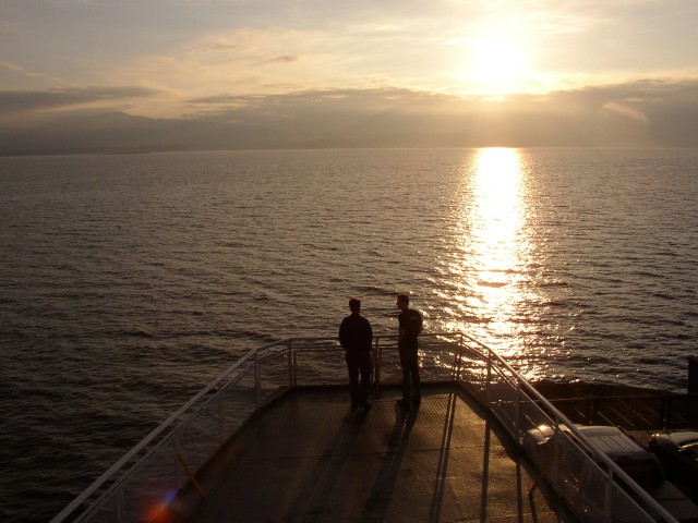 Canada-British_Columbia-Horseshoe_bay-Sunset_on_ferry_1984x1488.jpg