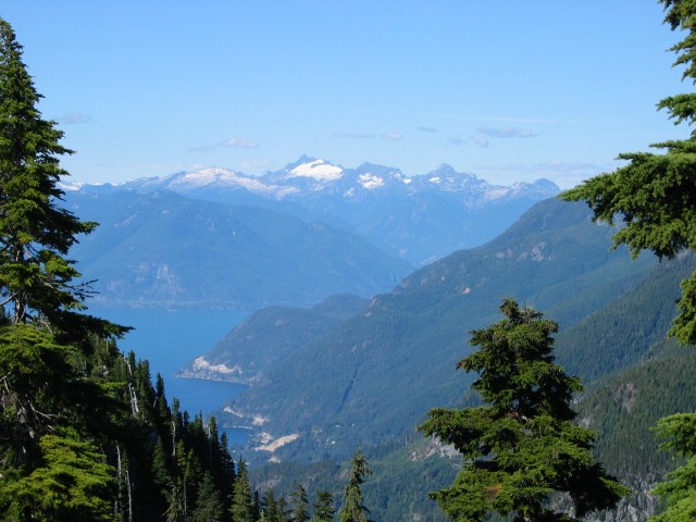 Canada-British_Columbia-Cypress_PPark-Black_Mtn_Trail-View_to_Howe_Sound_4_2272x1704.jpg