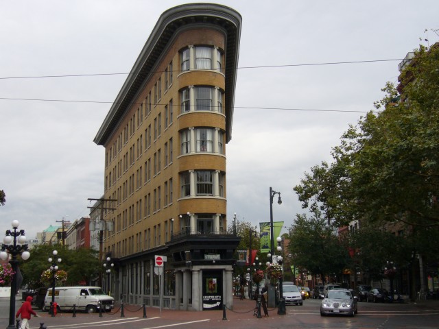 Canada-British_Columbia-Vancouver-Gastown-Narrow_building_2816x2112.jpg