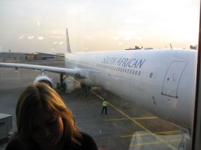 Germany_Frankfurt_Airport_Carina_and_Plane_2048x1536.jpg