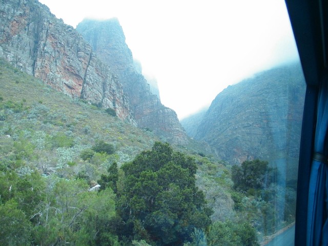 South_Africa_Little_Karoo_Mountains_06_1632x1224.jpg