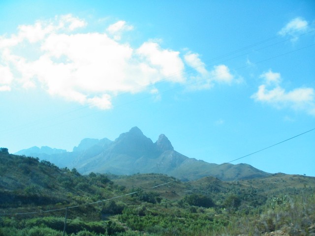 South_Africa_Little_Karoo_Mountains_07_1632x1224.jpg