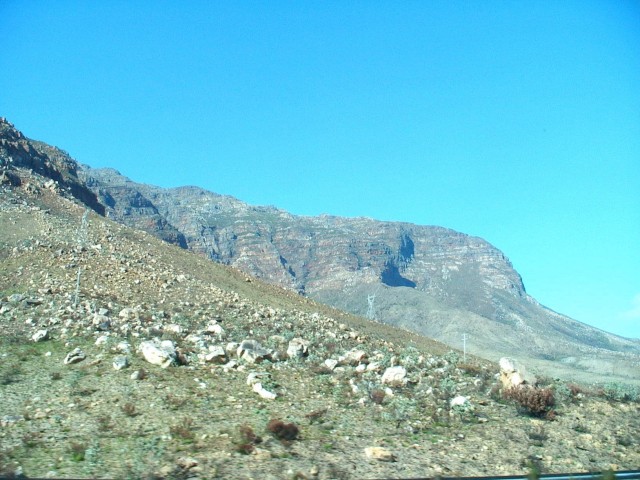 South_Africa_Little_Karoo_Mountains_08_1632x1224.jpg