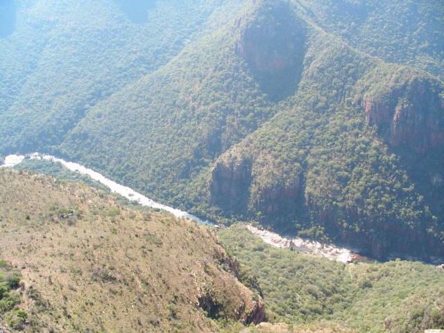 South_Africa_Blyde_River_Canyon_River_2_1632x1224.jpg